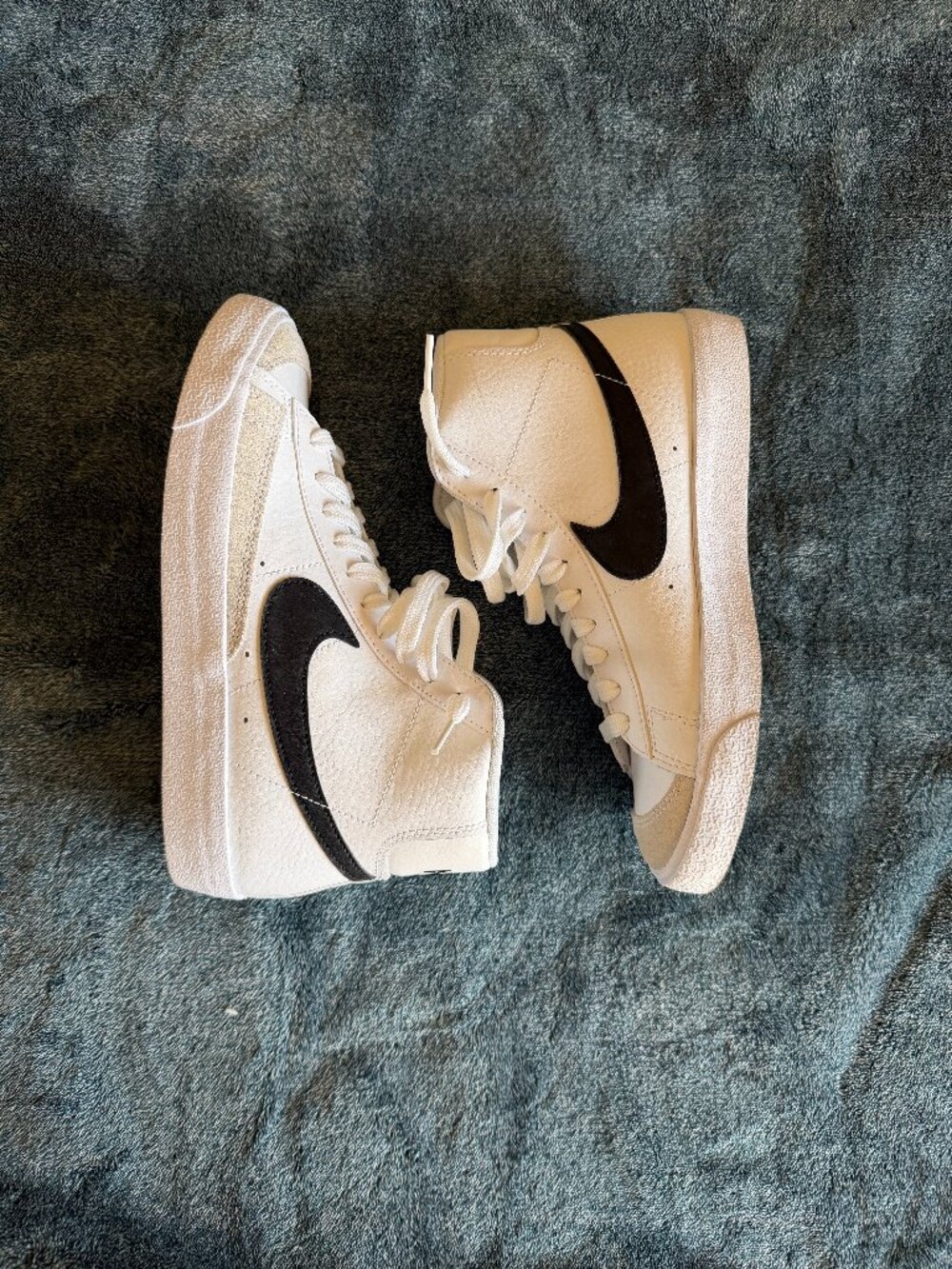 Like New Nike Blazer Mid '77 Big Kids 6.5Y (7.5/8 Women's)